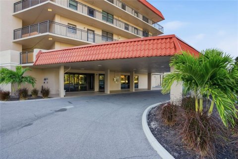 Copropriété à vendre à Redington Shores, Floride: 2 chambres, 102.47 m2 № 2125267 - photo 3