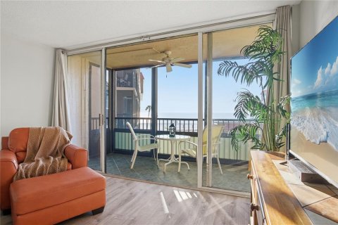 Copropriété à vendre à Redington Shores, Floride: 2 chambres, 102.47 m2 № 2125267 - photo 11