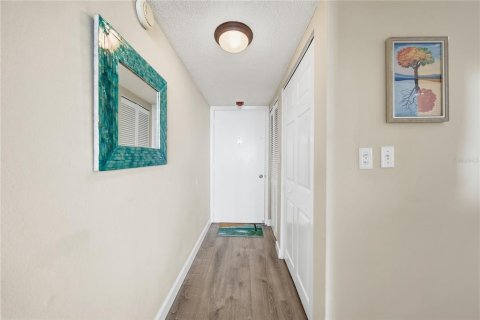 Copropriété à vendre à Redington Shores, Floride: 2 chambres, 102.47 m2 № 2125267 - photo 5