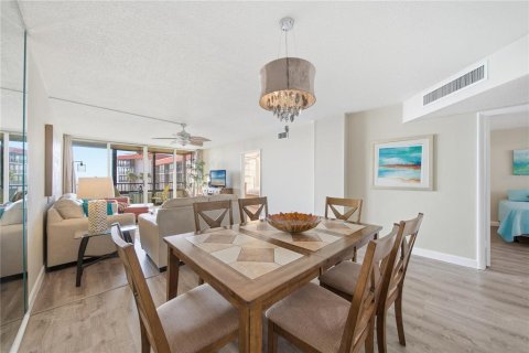 Copropriété à vendre à Redington Shores, Floride: 2 chambres, 102.47 m2 № 2125267 - photo 7