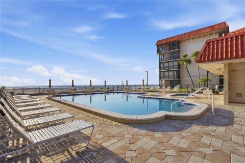Copropriété à vendre à Redington Shores, Floride: 2 chambres, 102.47 m2 № 2125267 - photo 29