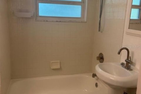 Villa ou maison à louer à Riverview, Floride: 2 chambres, 81.38 m2 № 1746944 - photo 7