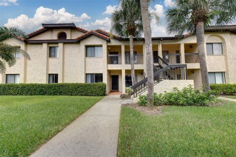 Condo in Palm Harbor, Florida, 3 bedrooms № 2267498 - photo 3