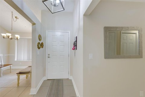 Condo in Palm Harbor, Florida, 3 bedrooms № 2267498 - photo 5