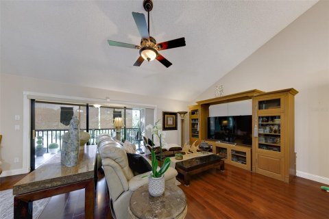Condo in Palm Harbor, Florida, 3 bedrooms № 2267498 - photo 17
