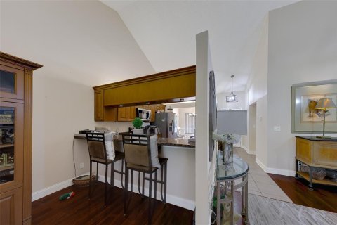 Condo in Palm Harbor, Florida, 3 bedrooms № 2267498 - photo 14