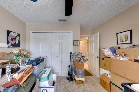 Condo in Palm Harbor, Florida, 3 bedrooms № 2267498 - photo 30
