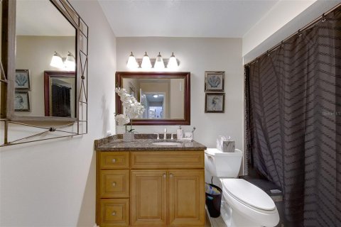 Condo in Palm Harbor, Florida, 3 bedrooms № 2267498 - photo 23