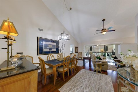 Condo in Palm Harbor, Florida, 3 bedrooms № 2267498 - photo 16
