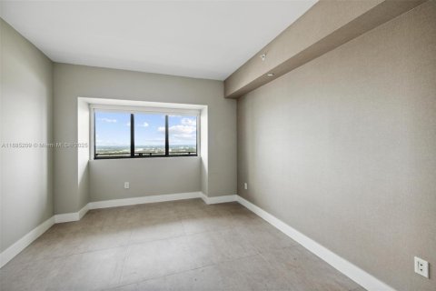 Condo in Miami, Florida, 2 bedrooms  № 1930637 - photo 21