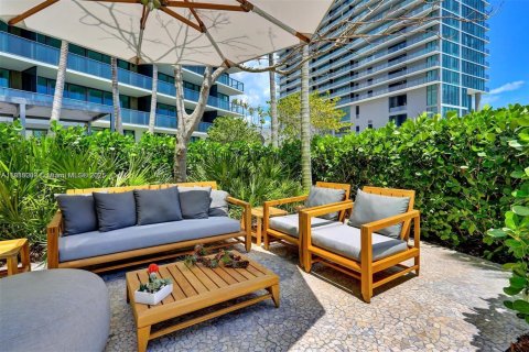 Condo in Miami, Florida, 2 bedrooms  № 1930637 - photo 28