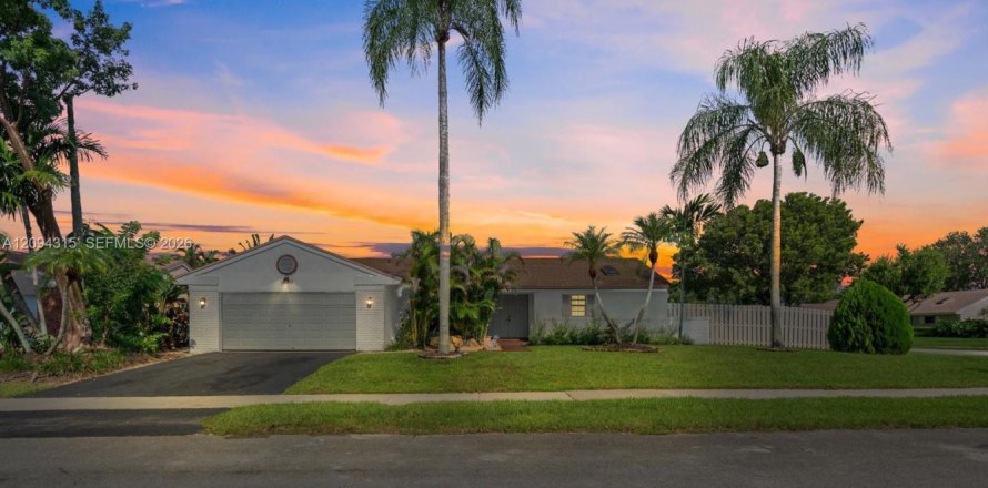Villa ou maison à Davie, Floride 4 chambres, 176.89 m2 № 2384621