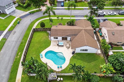 Villa ou maison à vendre à Davie, Floride: 4 chambres, 176.89 m2 № 2384621 - photo 17