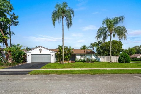 Villa ou maison à vendre à Davie, Floride: 4 chambres, 176.89 m2 № 2384621 - photo 2