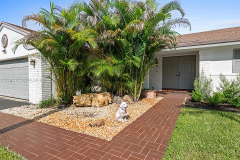 Villa ou maison à vendre à Davie, Floride: 4 chambres, 176.89 m2 № 2384621 - photo 9
