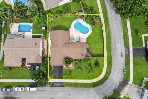 Villa ou maison à vendre à Davie, Floride: 4 chambres, 176.89 m2 № 2384621 - photo 3