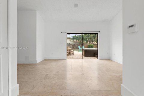 Villa ou maison à vendre à Davie, Floride: 4 chambres, 176.89 m2 № 2384621 - photo 26