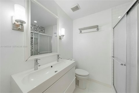 Touwnhouse à vendre à Miami, Floride: 2 chambres, 92.9 m2 № 2255039 - photo 15