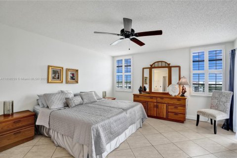 Condo in Pompano Beach, Florida, 2 bedrooms  № 1830146 - photo 27