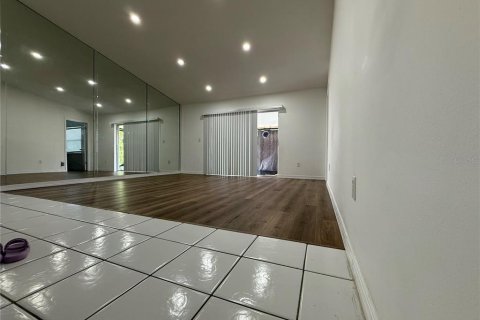 Купить виллу или дом в Тампа, Флорида 7 комнат, 121.14м2, № 2149101 - фото 11