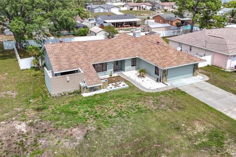 House in Spring Hill, Florida 3 bedrooms, 187.11 sq.m. № 1618256 - photo 4