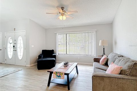 House in Spring Hill, Florida 3 bedrooms, 187.11 sq.m. № 1618256 - photo 12