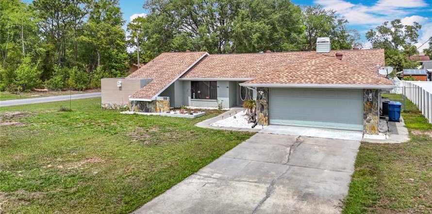 House in Spring Hill, Florida 3 bedrooms, 187.11 sq.m. № 1618256