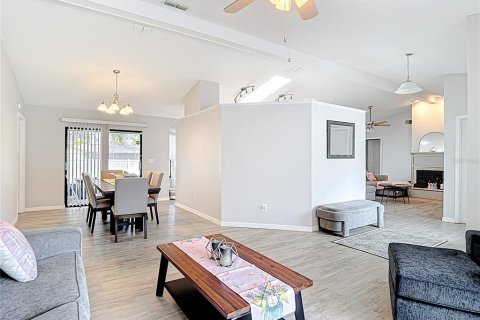 House in Spring Hill, Florida 3 bedrooms, 187.11 sq.m. № 1618256 - photo 13