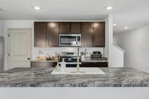 Villa ou maison à vendre à Zephyrhills, Floride: 4 chambres, 214.14 m2 № 2106140 - photo 11