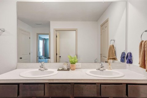 Villa ou maison à vendre à Zephyrhills, Floride: 4 chambres, 214.14 m2 № 2106140 - photo 25