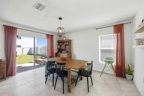 Villa ou maison à vendre à Zephyrhills, Floride: 4 chambres, 214.14 m2 № 2106140 - photo 16