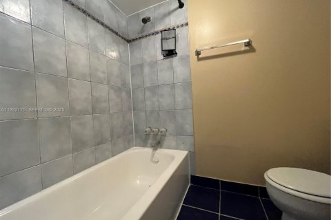 Condominio en venta en Deerfield Beach, Florida, 1 dormitorio, 64.57 m2 № 1990785 - foto 6