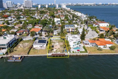 Land in North Bay Village, Florida № 1889767 - photo 2