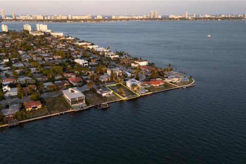Land in North Bay Village, Florida № 1889767 - photo 9