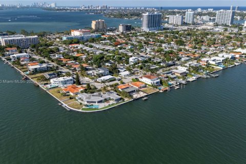 Land in North Bay Village, Florida № 1889767 - photo 4