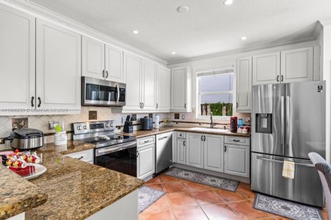 Casa en venta en Miami, Florida, 4 dormitorios, 275.36 m2 № 1969489 - foto 19