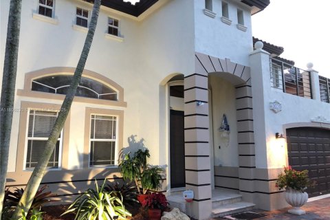 Casa en venta en Miami, Florida, 4 dormitorios, 275.36 m2 № 1969489 - foto 4