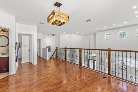 Casa en venta en Miami, Florida, 4 dormitorios, 275.36 m2 № 1969489 - foto 28