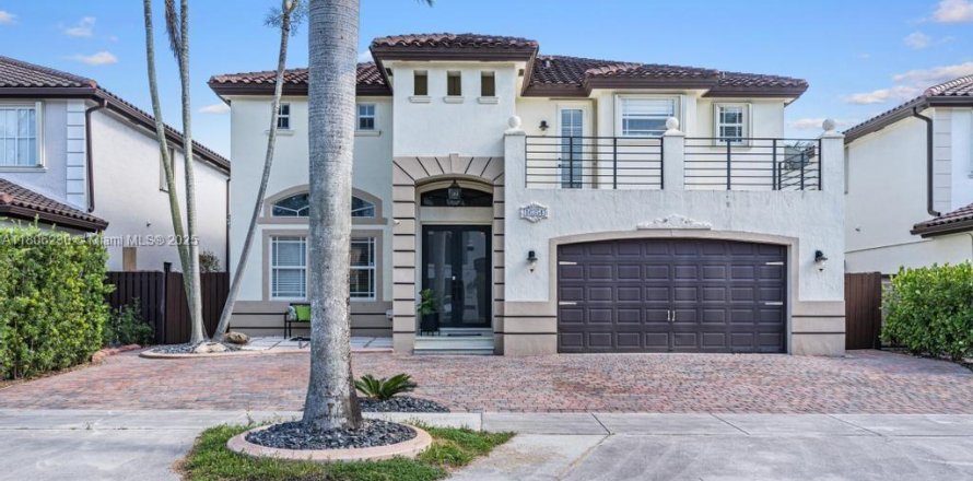 Casa en Miami, Florida 4 dormitorios, 275.36 m2 № 1969489