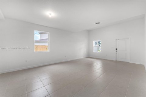 House in Homestead, Florida 5 bedrooms, 288.46 sq.m. № 1616954 - photo 11