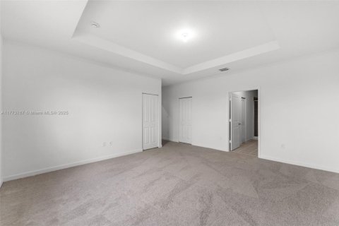 House in Homestead, Florida 5 bedrooms, 288.46 sq.m. № 1616954 - photo 24
