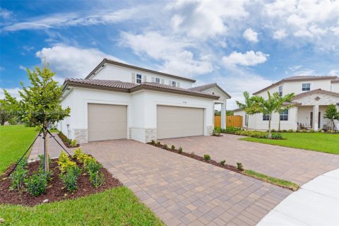 House in Homestead, Florida 5 bedrooms, 288.46 sq.m. № 1616954 - photo 4