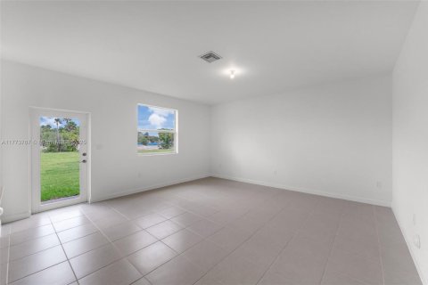 House in Homestead, Florida 5 bedrooms, 288.46 sq.m. № 1616954 - photo 14