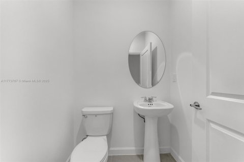 House in Homestead, Florida 5 bedrooms, 288.46 sq.m. № 1616954 - photo 21