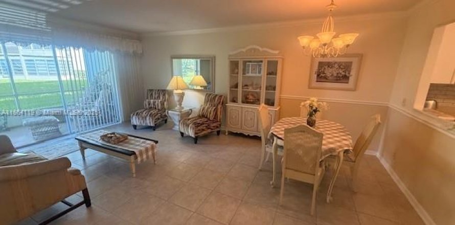 Condo in Lauderdale Lakes, Florida, 2 bedrooms № 1897076