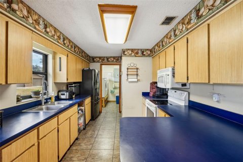 Villa ou maison à vendre à Dover, Floride: 2 chambres, 140.47 m2 № 2434519 - photo 13