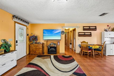 Villa ou maison à vendre à Dover, Floride: 2 chambres, 140.47 m2 № 2434519 - photo 8
