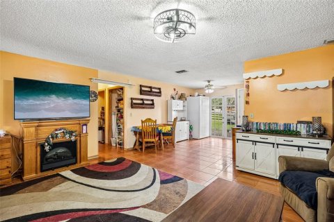 Villa ou maison à vendre à Dover, Floride: 2 chambres, 140.47 m2 № 2434519 - photo 6