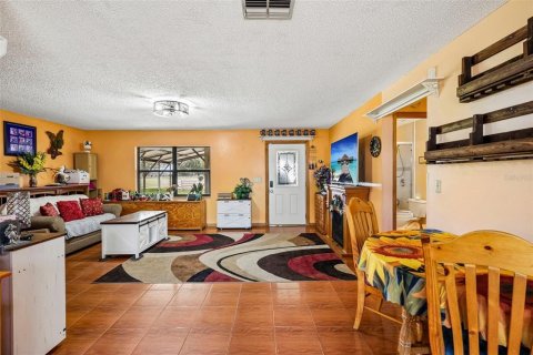 Villa ou maison à vendre à Dover, Floride: 2 chambres, 140.47 m2 № 2434519 - photo 10