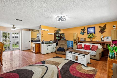Villa ou maison à vendre à Dover, Floride: 2 chambres, 140.47 m2 № 2434519 - photo 7